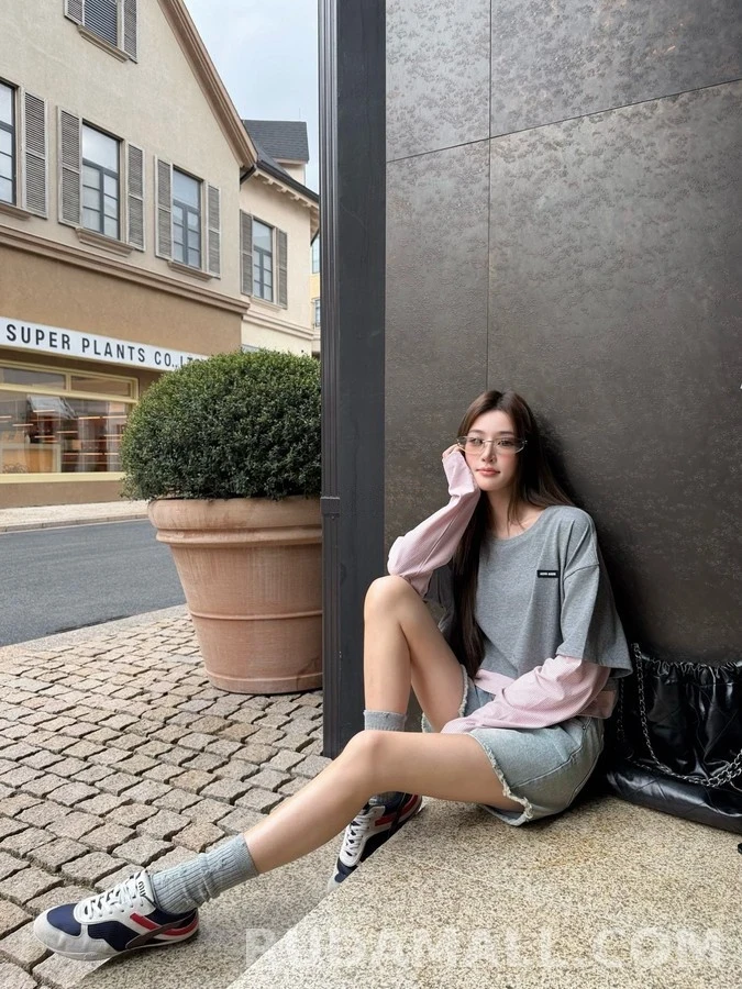 미우미우 미우미우 로고 배색 레이어드 긴팔 티셔츠 상세 이미지