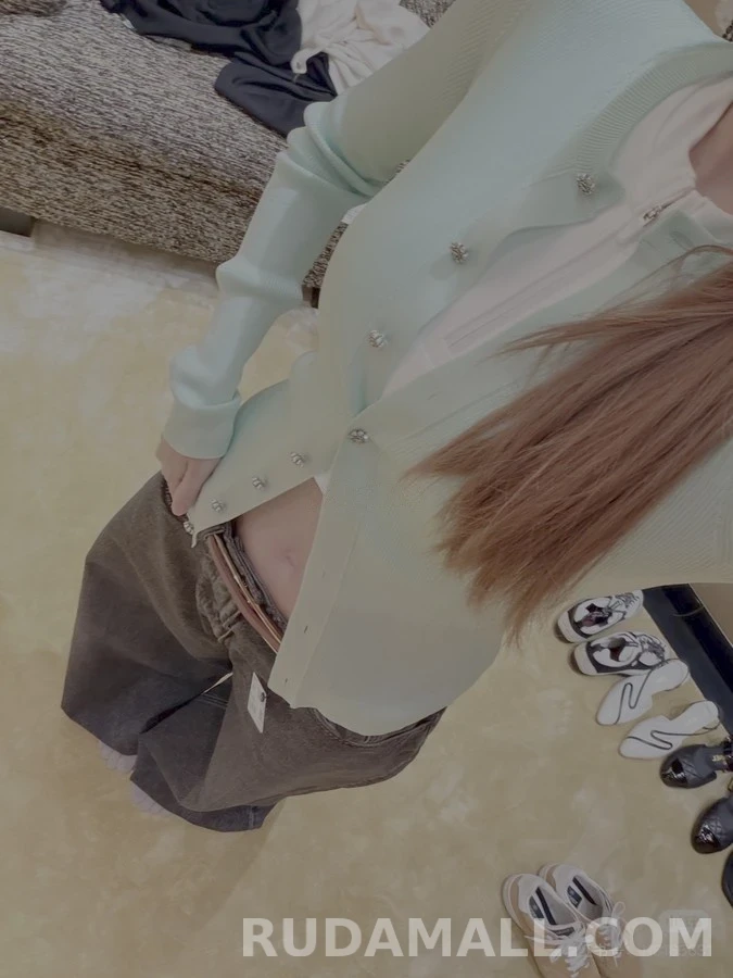 샤넬 샤넬 더블C 메탈 버튼 립 긴팔 티셔츠 상세 이미지