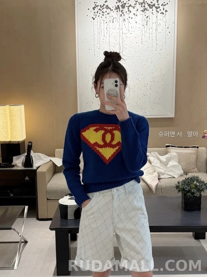 샤넬 샤넬 슈퍼맨 쉴드 더블 C 라운드넥 니트 상세 이미지