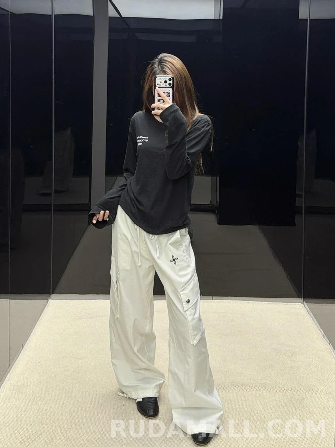 아크네 스튜디오 아크네 스튜디오 Acne Studios 레터링 긴팔 티셔츠 상세 이미지