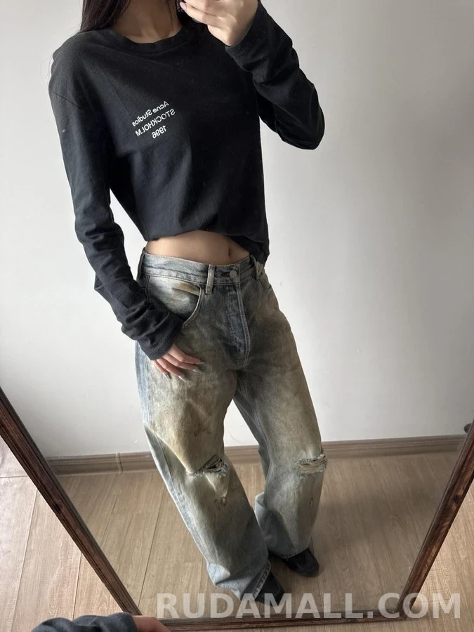 아크네 스튜디오 아크네 스튜디오 Acne Studios 레터링 긴팔 티셔츠 상세 이미지