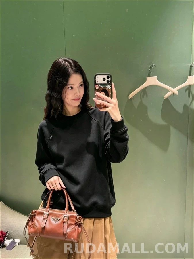 프라다 프라다 라벨 라글란 긴팔 티셔츠 상세 이미지