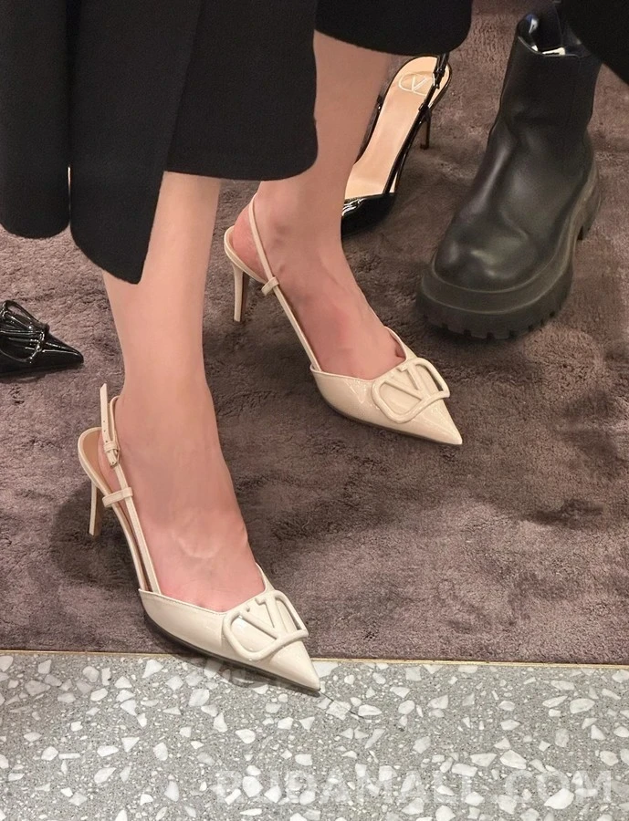 발렌티노 발렌티노 V 로고 페이턴트 슬링백 힐 상세 이미지