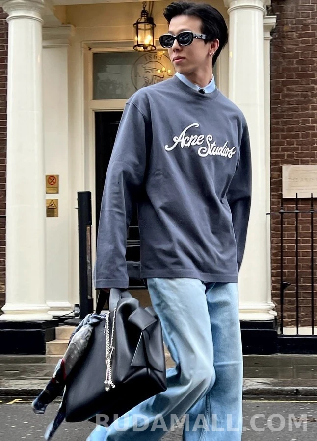 아크네 스튜디오 아크네 스튜디오 Acne Studios 레터링 자수 긴팔 티셔츠 상세 이미지