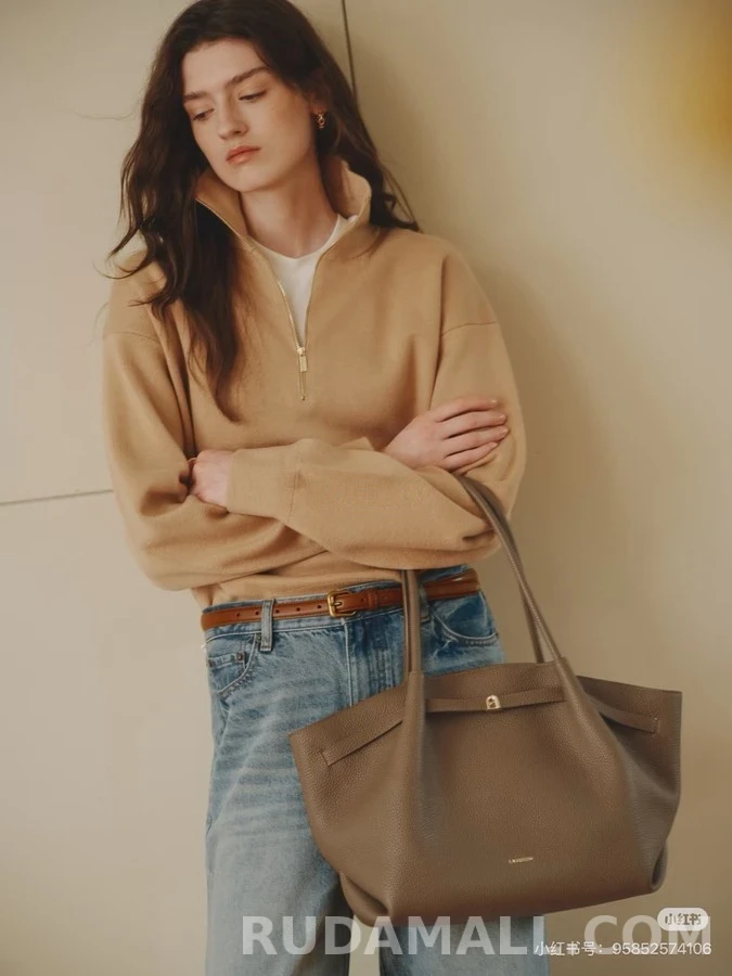 샤넬 샤넬 로고 하프집업 니트 맨투맨 상세 이미지