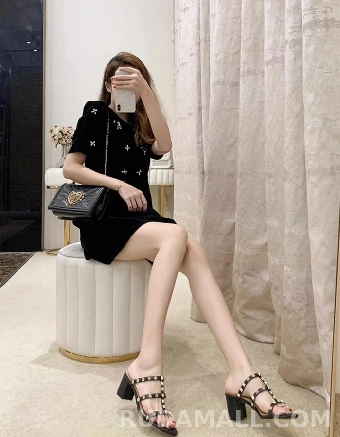 발렌티노 발렌티노 락스터드 스퀘어토 샌들 상세 이미지