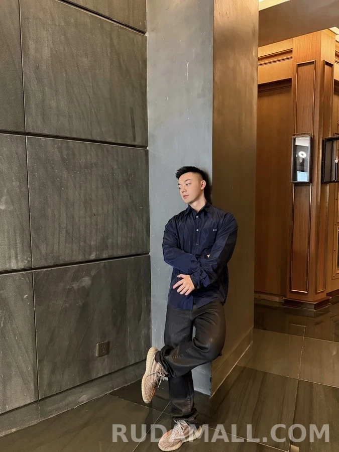 프라다 프라다 삼각 로고 셔츠 상세 이미지