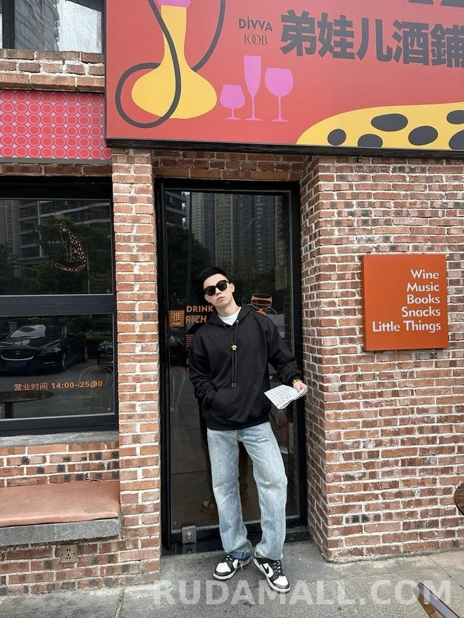 베르사체 베르사체 메두사 자수 로고 후드 맨투맨 상세 이미지