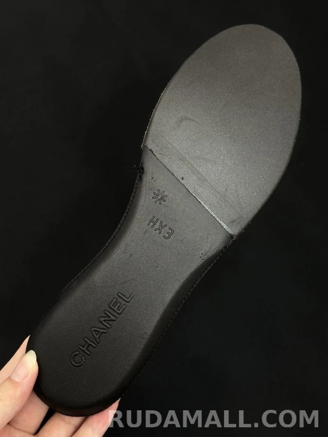 샤넬 샤넬 투톤 레터링 스니커즈 상세 이미지