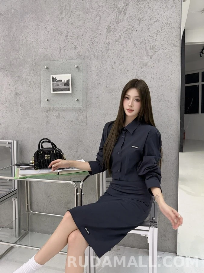미우미우 미우미우 로고 태그 셔츠 상세 이미지