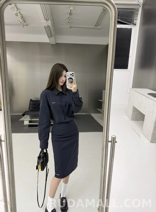 미우미우 미우미우 로고 태그 셔츠 상세 이미지