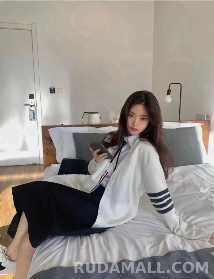 톰브라운 톰브라운 포바 스트라이프 브이넥 가디건 상세 이미지