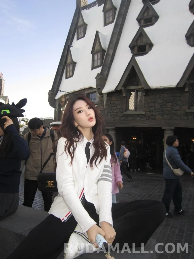 톰브라운 톰브라운 포바 스트라이프 브이넥 가디건 상세 이미지