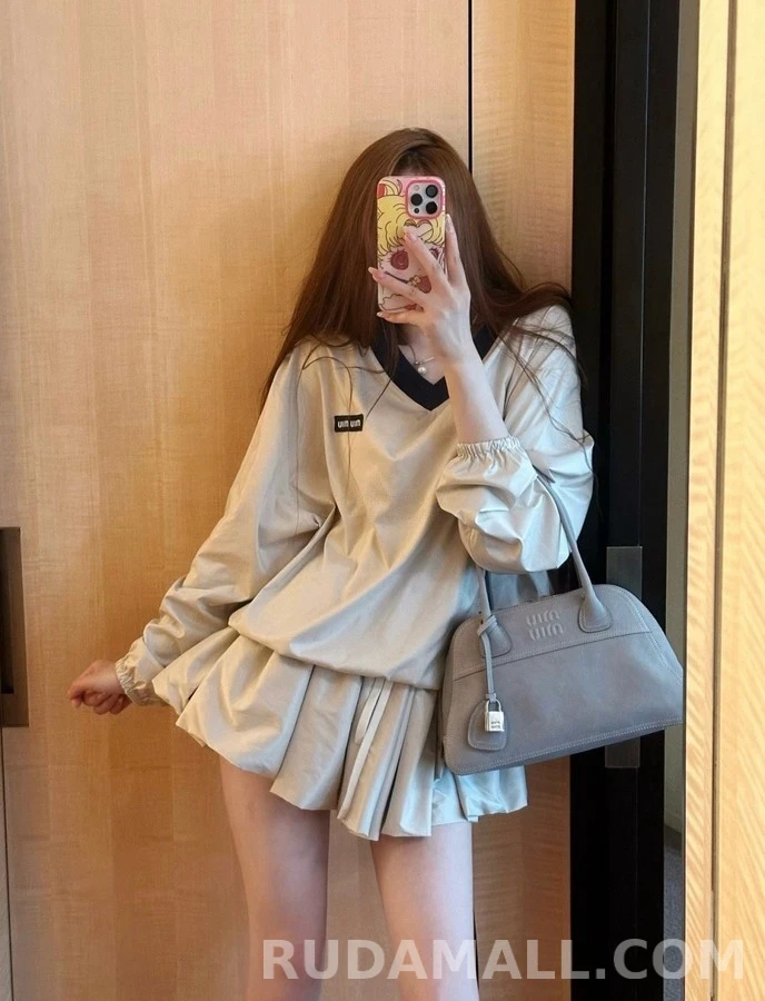 미우미우 미우미우 배색 V넥 나일론 긴팔 티셔츠 상세 이미지
