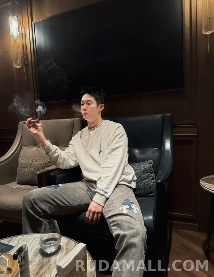 크롬하츠 크롬하츠 폰트 다이스 긴팔 티셔츠 상세 이미지