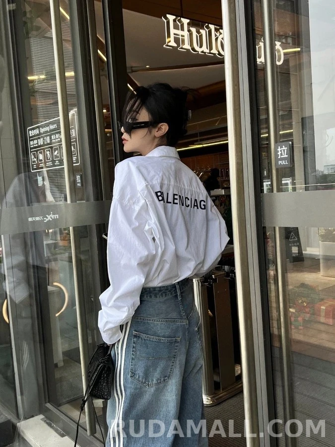 발렌시아가 발렌시아가 클래식 후면 로고 셔츠 상세 이미지