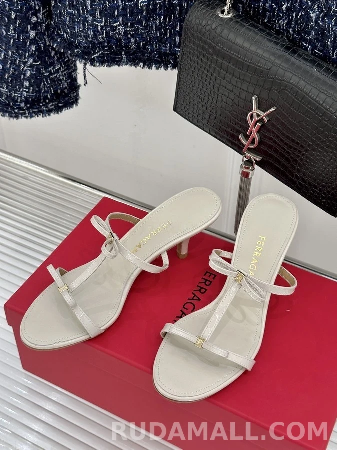 페라가모 페라가모 T스트랩 보우 힐 샌들 상세 이미지