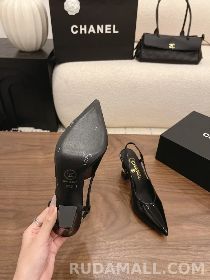 샤넬 샤넬 엠블럼 큐브힐 슬링백 상세 이미지
