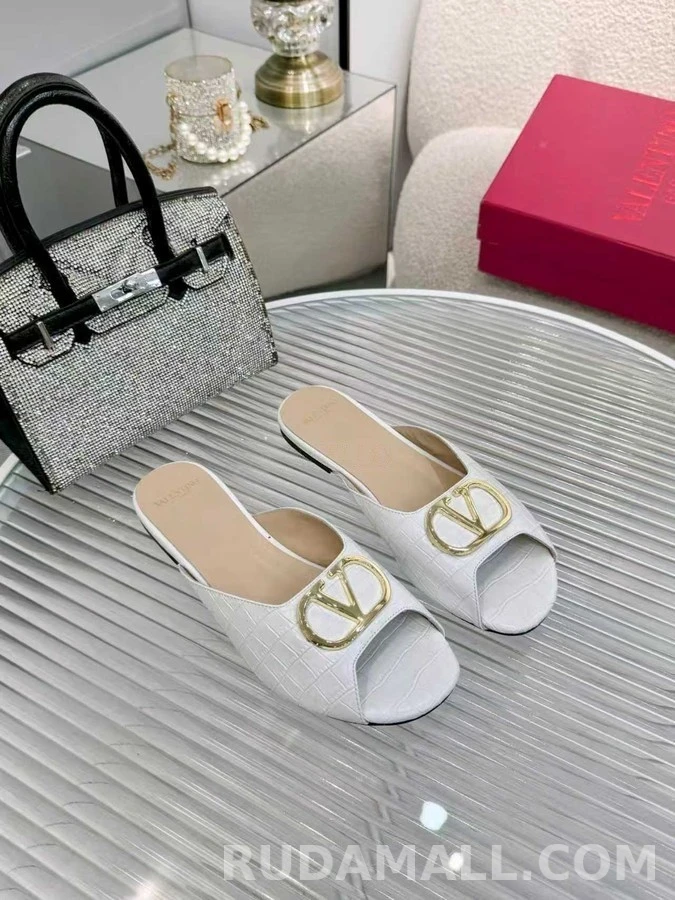 발렌티노 발렌티노 크록 엠보싱 메탈 로고 뮬 샌들 상세 이미지