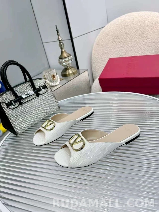 발렌티노 발렌티노 크록 엠보싱 메탈 로고 뮬 샌들 상세 이미지