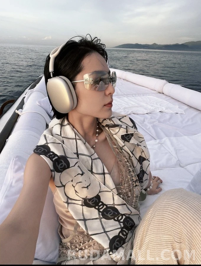 샤넬 샤넬 까멜리아 퀼팅 실크 스카프 상세 이미지