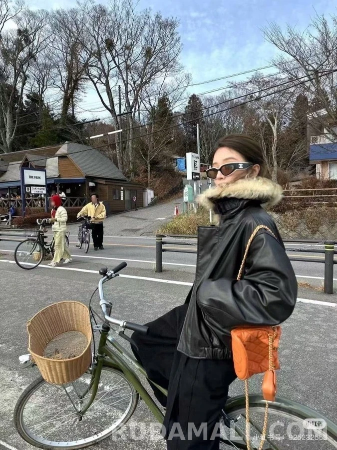 샤넬 샤넬 볼드 오벌 선글라스 상세 이미지