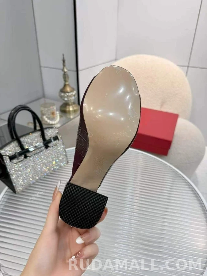 발렌티노 발렌티노 V 로고 크록 엠보 뮬 상세 이미지