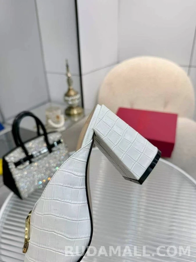 발렌티노 발렌티노 V 로고 엠보싱 샌들 상세 이미지