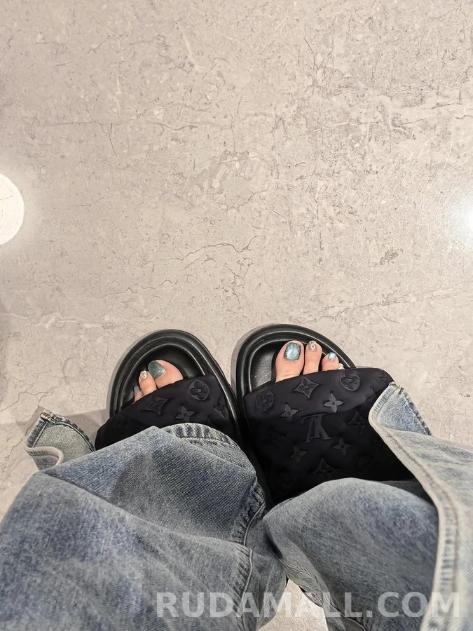 루이비통 루이비통 모노그램 패디드 슬라이드 샌들 상세 이미지