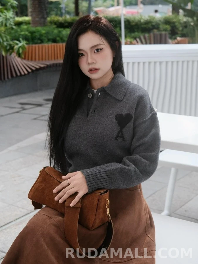 아미 아미 하트 로고 폴로 니트 상세 이미지