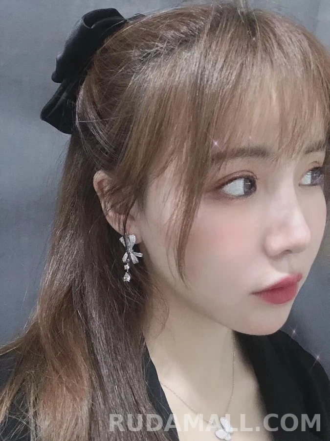 아미 아미 틸다스 보우 다이아몬드 드롭 귀걸이 상세 이미지