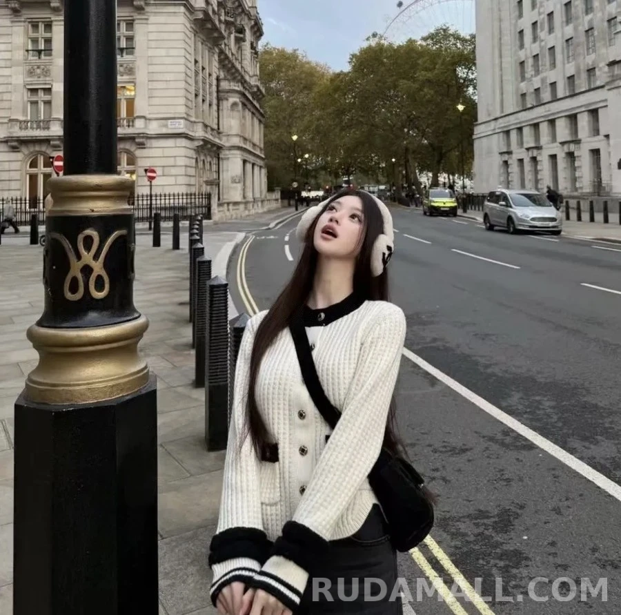 샤넬 샤넬 배색 로고 가디건 상세 이미지