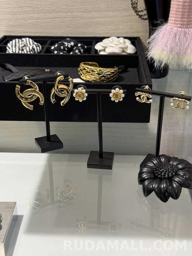 샤넬 샤넬 진주 로고 귀걸이 상세 이미지