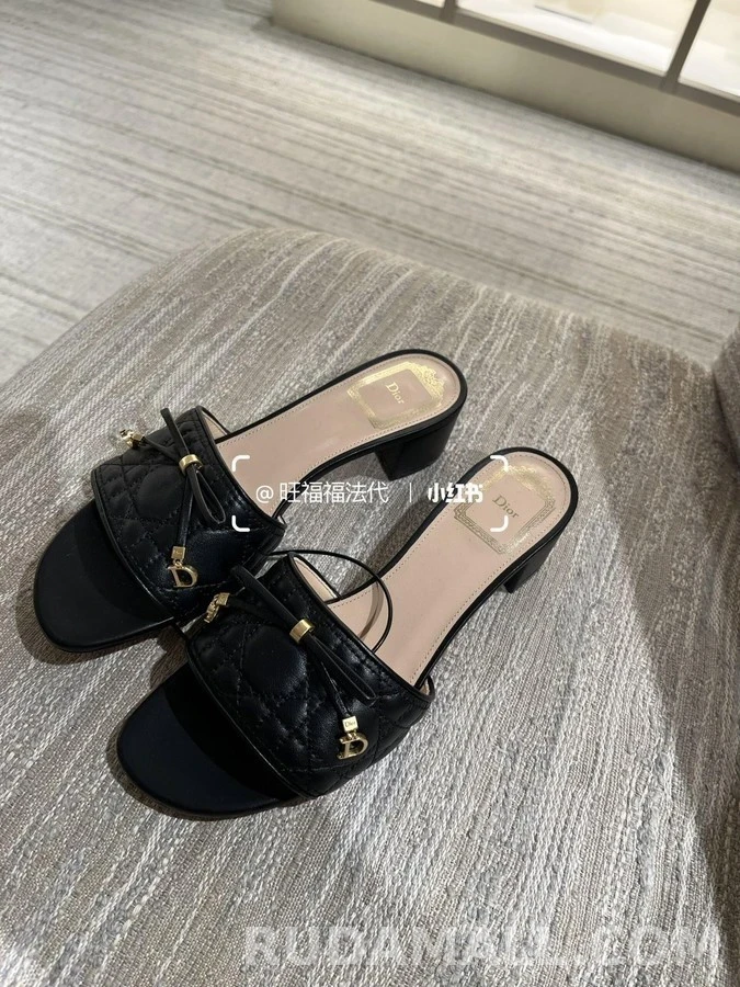 디올 디올 퀼팅 레더 뮬 샌들 상세 이미지