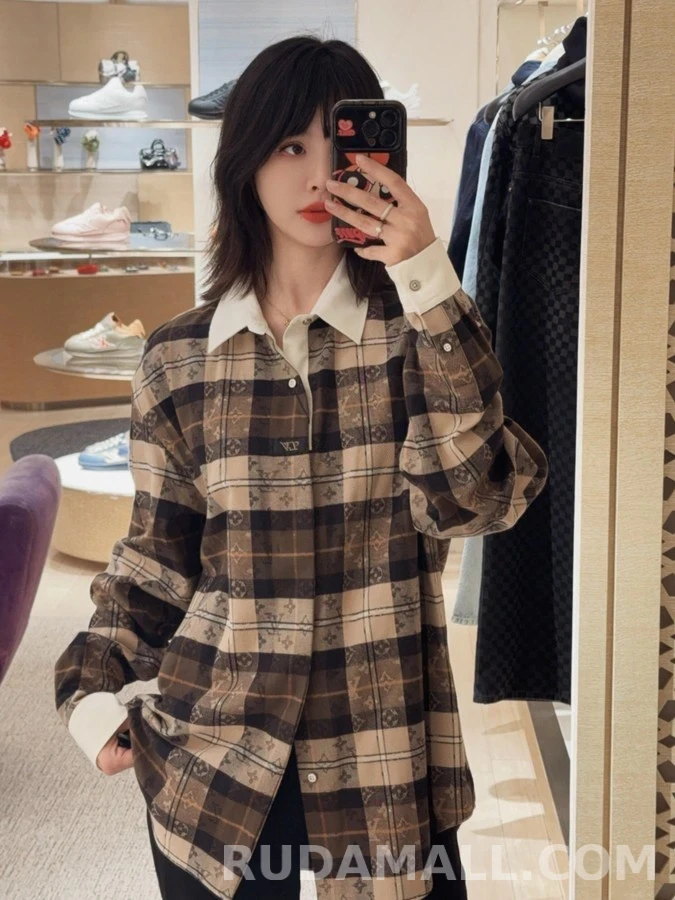 루이비통 루이비통 배색 카라 체크 긴팔 티셔츠 상세 이미지