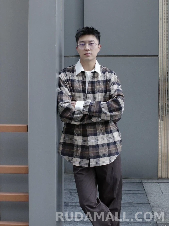루이비통 루이비통 배색 카라 체크 긴팔 티셔츠 상세 이미지