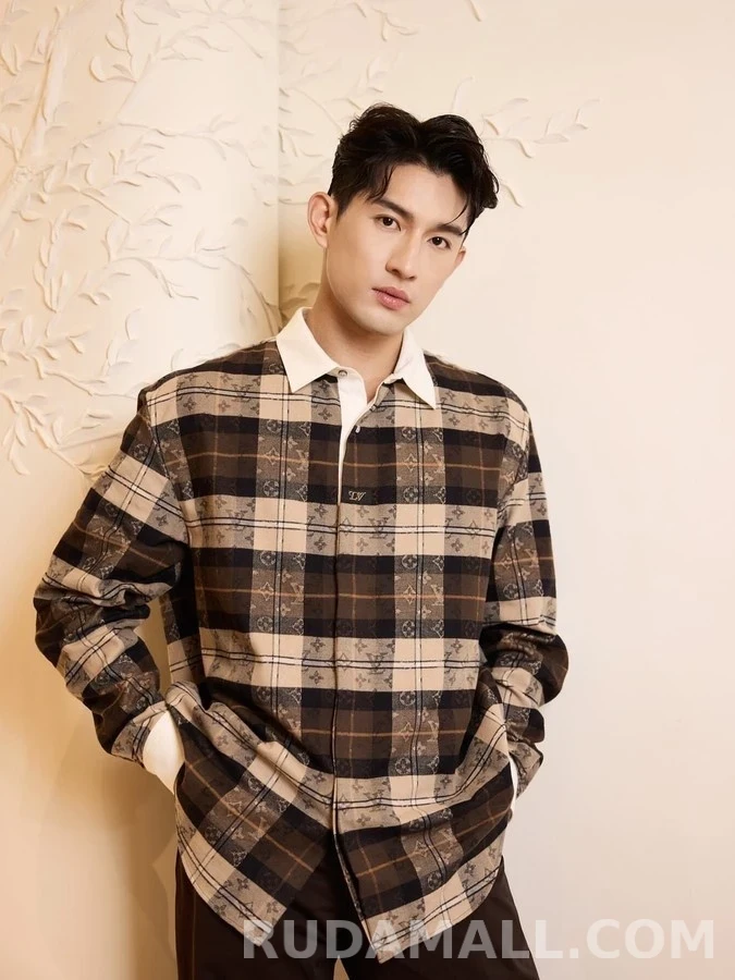 루이비통 루이비통 배색 카라 체크 긴팔 티셔츠 상세 이미지