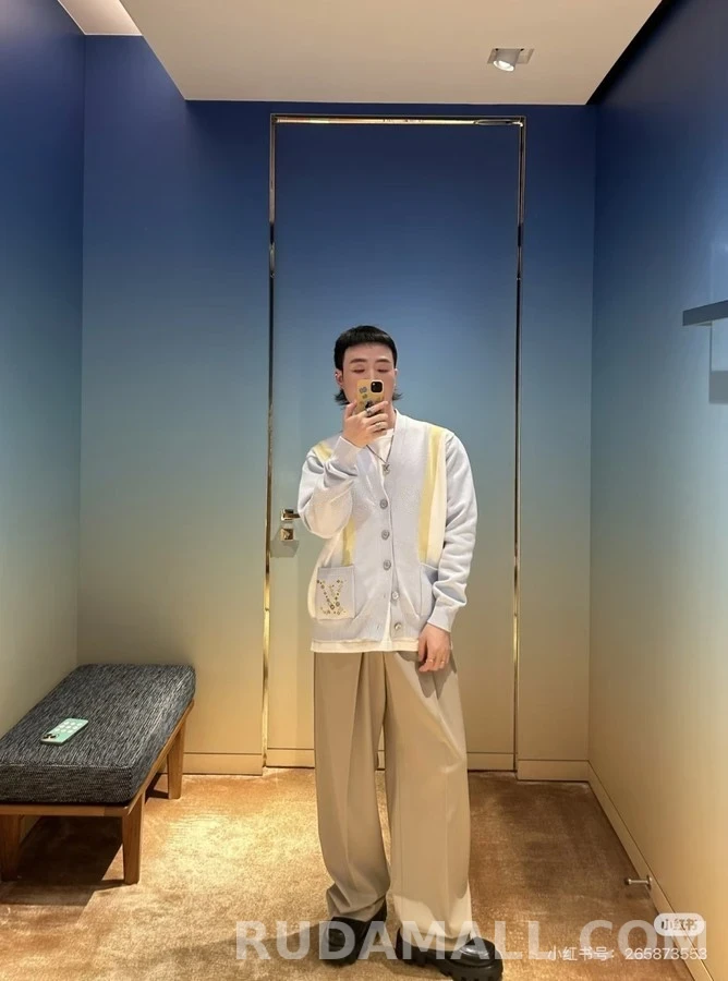 루이비통 루이비통 스트라이프 자수 로고 가디건 상세 이미지