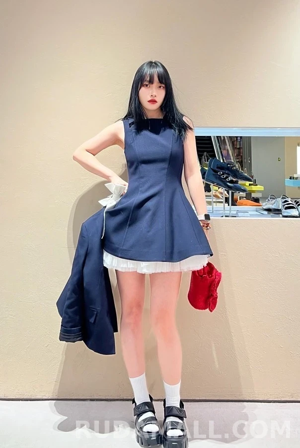 프라다 프라다 모놀리스 플랫폼 벨크로 샌들 상세 이미지