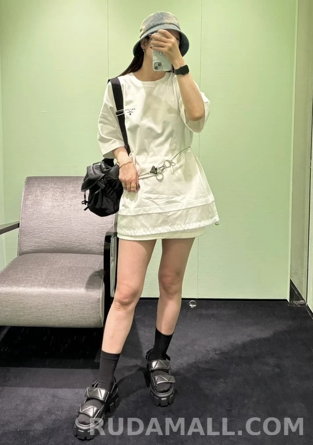 프라다 프라다 모놀리스 플랫폼 벨크로 샌들 상세 이미지