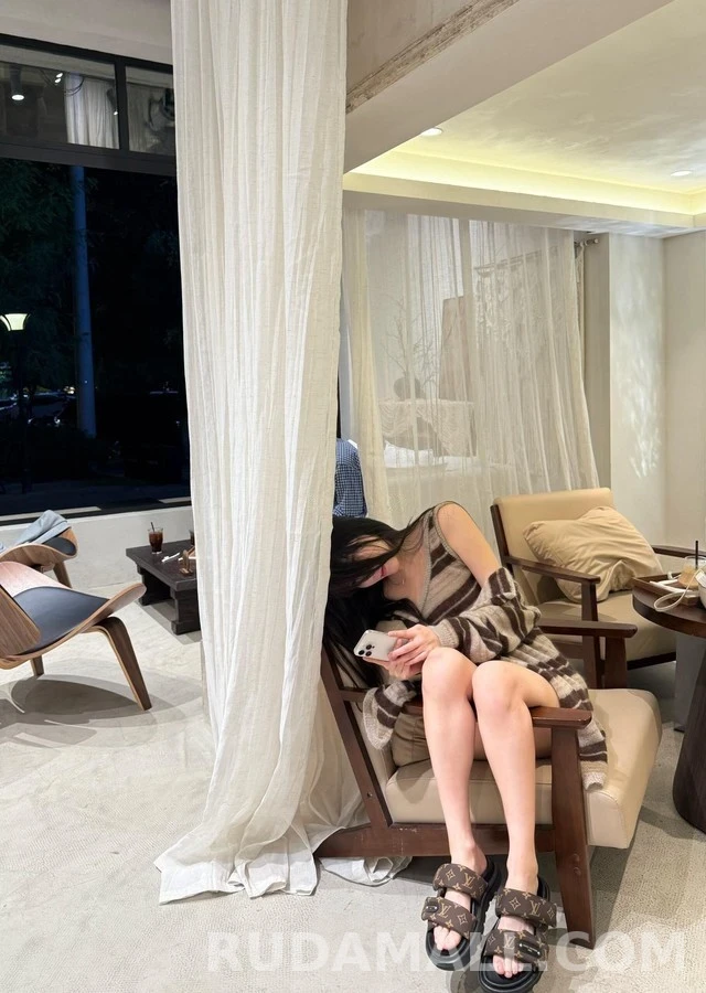 루이비통 루이비통 모노그램 풀 필로우 샌들 상세 이미지