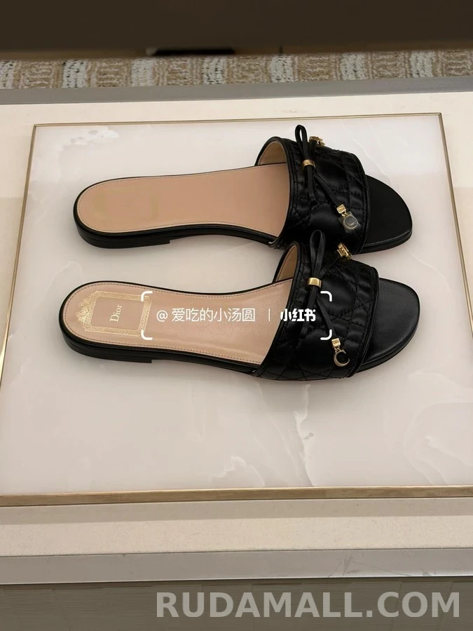 디올 디올 퀼팅 D 로고 슬라이드 상세 이미지