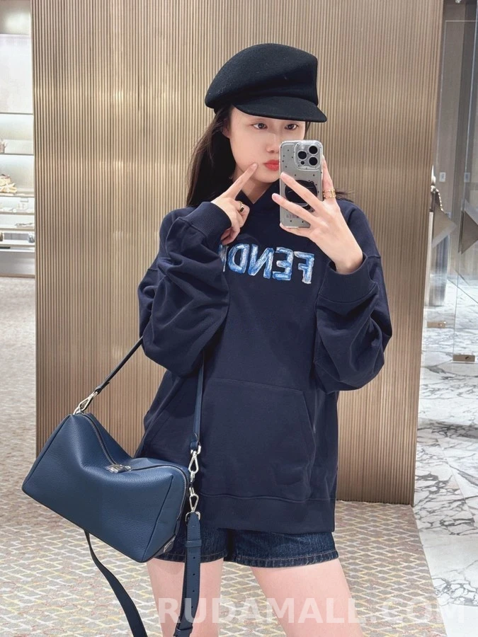 펜디 펜디 자수 핸드페인팅 로고 후드티 상세 이미지