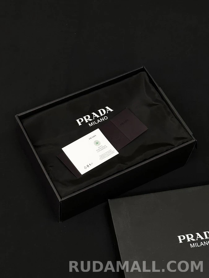 프라다 프라다 블랙앤화이트 로고 스니커즈 상세 이미지