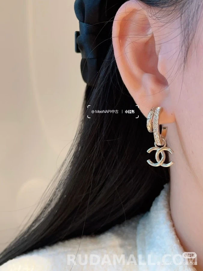 샤넬 샤넬 더블 C 다이아몬드 후프 귀걸이 상세 이미지