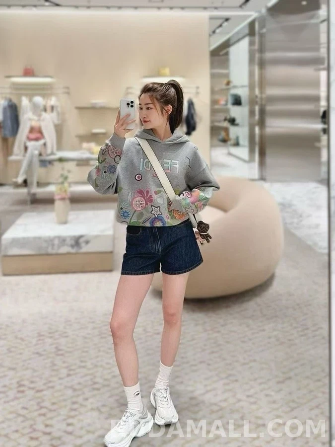 펜디 펜디 플라워 레터링 크롭 후드 상세 이미지