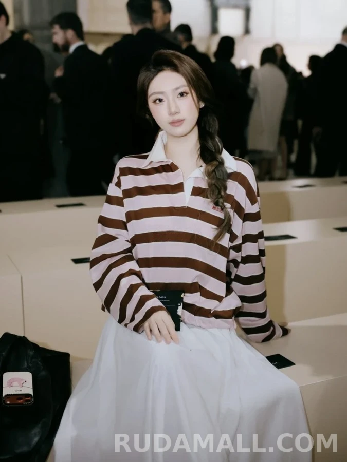 프라다 프라다 스트라이프 폴로 드로스트링 긴팔 티셔츠 상세 이미지
