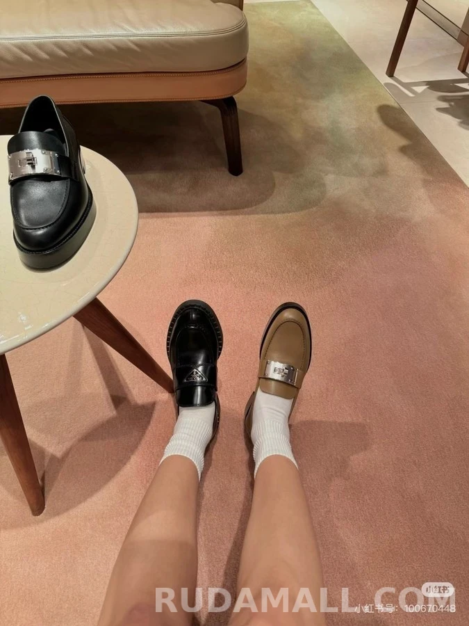 에르메스 에르메스 켈리 버클 로퍼 상세 이미지