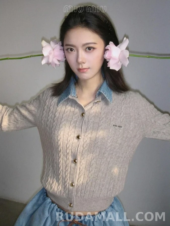 미우미우 미우미우 데님 카라 케이블 니트 가디건 상세 이미지