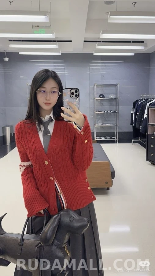 톰브라운 톰브라운 스트라이프 케이블 니트 가디건 상세 이미지